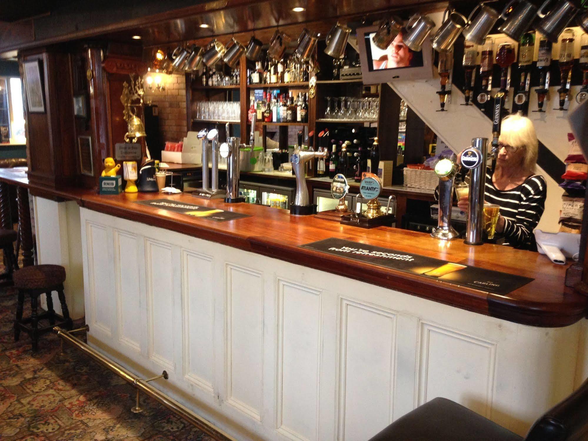 Halfway House Inn Country Lodge Yeovil Exterior photo